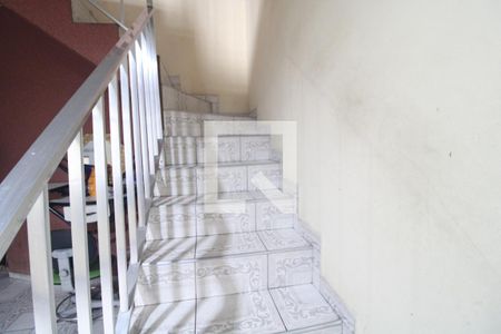 Escada para os quartos de casa à venda com 3 quartos, 325m² em Jardim Beatriz, São Paulo