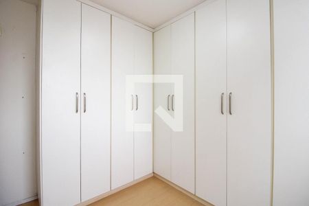 Quarto 1 de apartamento para alugar com 2 quartos, 58m² em Jardim Monte Alegre, Taboão da Serra