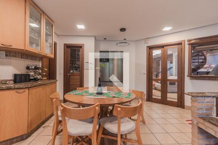 Casa para alugar com 4 quartos, 375m² em Chácara das Pedras, Porto Alegre