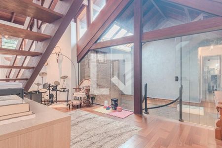 Casa para alugar com 4 quartos, 375m² em Chácara das Pedras, Porto Alegre