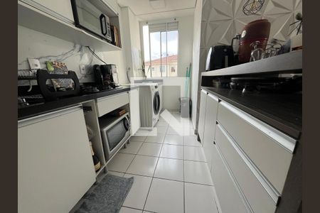 Cozinha de apartamento à venda com 2 quartos, 45m² em Mário Quintana, Porto Alegre