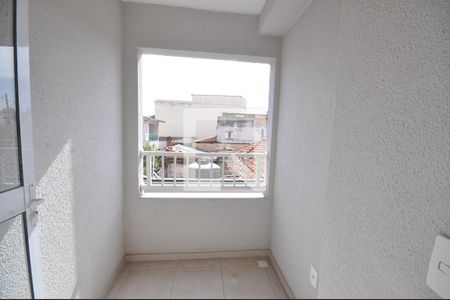 Sacada da Sala/Cozinha de apartamento para alugar com 2 quartos, 29m² em Vila Nilo, São Paulo