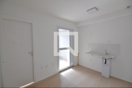 Sala/Cozinha de apartamento para alugar com 2 quartos, 29m² em Vila Nilo, São Paulo