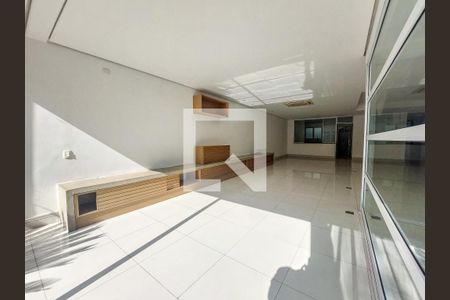 Sala de casa de condomínio para alugar com 4 quartos, 431m² em Campo Belo, São Paulo