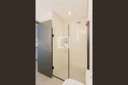Banheiro de kitnet/studio para alugar com 1 quarto, 39m² em Pinheiros, São Paulo