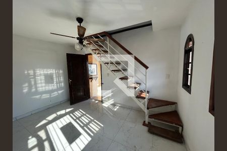 Sala de casa para alugar com 1 quarto, 80m² em Bento Ribeiro, Rio de Janeiro