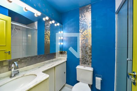 Banheiro da Suíte de apartamento à venda com 1 quarto, 80m² em Vila Ipiranga, Porto Alegre