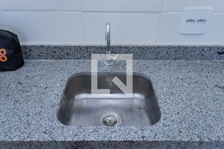 Sala, cozinha e área de serviço de apartamento para alugar com 1 quarto, 30m² em Vila Albertina, São Paulo