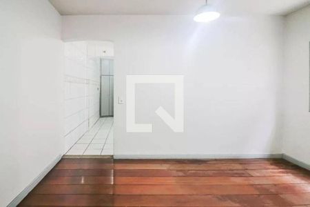 Casa à venda com 4 quartos, 250m² em Jardim das Vertentes, São Paulo