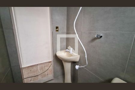 Banheiro de casa para alugar com 1 quarto, 60m² em Vila Imperio, São Paulo