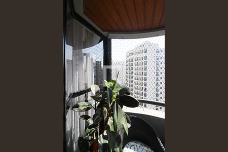Varanda de apartamento à venda com 2 quartos, 108m² em Indianópolis, São Paulo