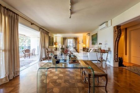 Apartamento à venda com 4 quartos, 330m² em Pacaembu, São Paulo