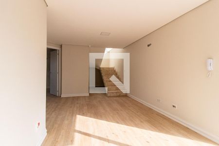 Sala de casa de condomínio à venda com 3 quartos, 110m² em Campo Comprido, Curitiba