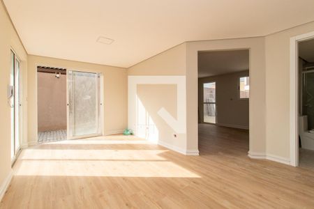 Sala de casa de condomínio à venda com 3 quartos, 110m² em Campo Comprido, Curitiba