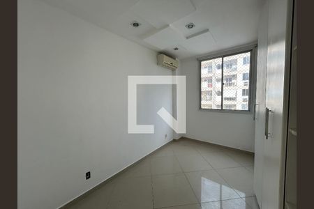 Quarto 1 de apartamento para alugar com 2 quartos, 61m² em Praça Seca, Rio de Janeiro