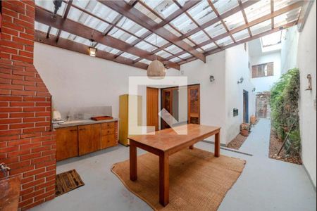 Casa à venda com 4 quartos, 300m² em Pompeia, São Paulo