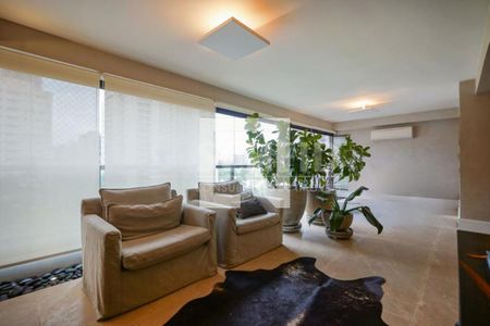 Apartamento à venda com 3 quartos, 210m² em Santo Amaro, São Paulo