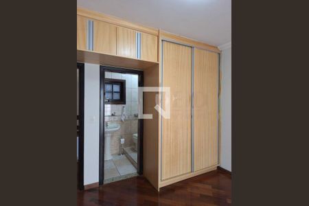 Casa à venda com 4 quartos, 164m² em Jardim Colonial, São Paulo