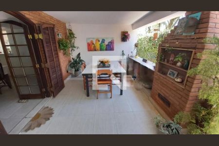 Casa à venda com 4 quartos, 180m² em Jardim Umuarama, São Paulo
