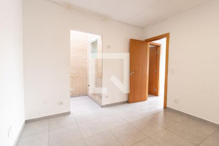 Quarto de casa para alugar com 1 quarto, 45m² em Novo Mundo, Curitiba
