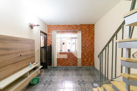 Sala de casa para alugar com 2 quartos, 50m² em Vila Bertioga, São Paulo