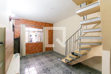 Sala de casa para alugar com 2 quartos, 50m² em Vila Bertioga, São Paulo