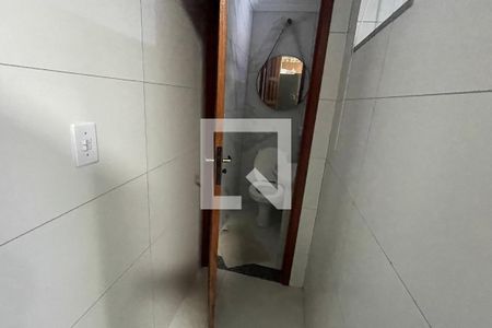 Corredor de casa de condomínio para alugar com 2 quartos, 69m² em Jardim Primavera, Duque de Caxias