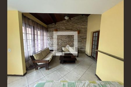 Sala de kitnet/studio para alugar com 1 quarto, 44m² em Rio do Ouro, São Gonçalo