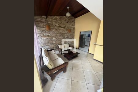 Sala de kitnet/studio para alugar com 1 quarto, 44m² em Rio do Ouro, São Gonçalo
