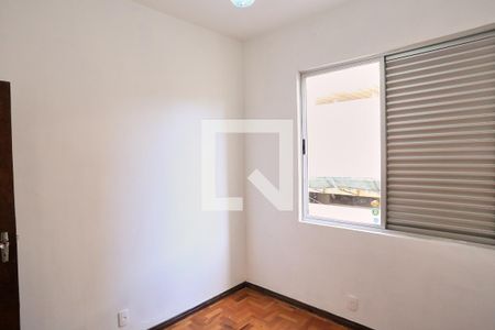 Quarto 1 de apartamento para alugar com 3 quartos, 70m² em Santa Efigênia, Belo Horizonte