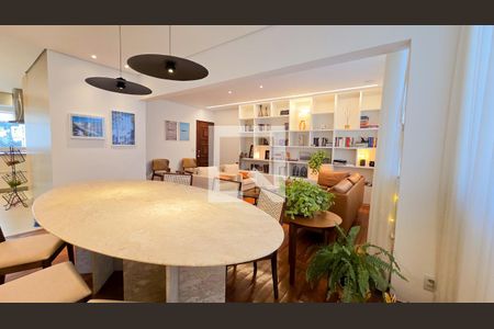 Apartamento à venda com 4 quartos, 170m² em Santo Antônio, Belo Horizonte