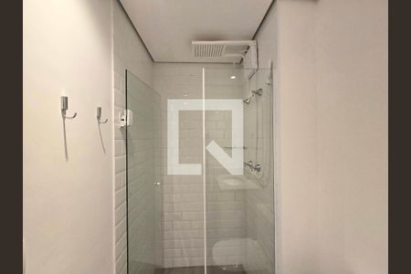 Banheiro de kitnet/studio para alugar com 1 quarto, 23m² em Itaim Bibi, São Paulo