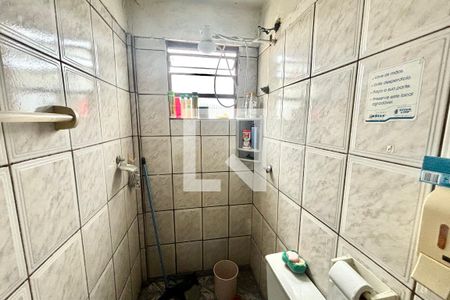 Banheiro de apartamento para alugar com 2 quartos, 45m² em Jardim Nélia, Ferraz de Vasconcelos