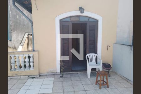 Área externa de casa para alugar com 2 quartos, 137m² em Parque Pinheiros, Taboão da Serra