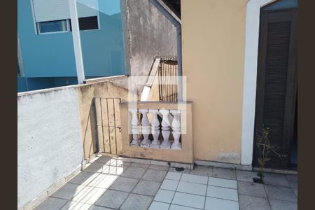 Área externa de casa para alugar com 2 quartos, 137m² em Parque Pinheiros, Taboão da Serra