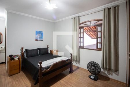 Suíte de casa à venda com 3 quartos, 360m² em Copacabana, Belo Horizonte