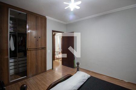 Suíte de casa à venda com 3 quartos, 360m² em Copacabana, Belo Horizonte