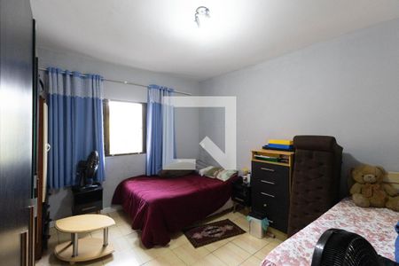 Quarto 1 de casa para alugar com 4 quartos, 102m² em Vila Irmaos Arnoni, São Paulo