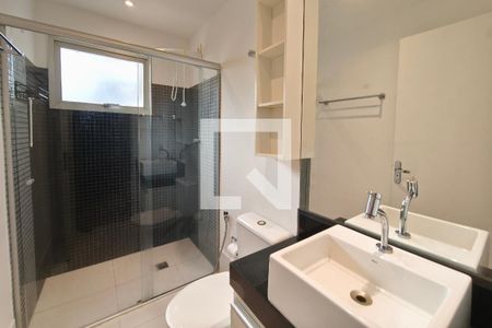 Banheiro de apartamento para alugar com 1 quarto, 49m² em Cambuí, Campinas