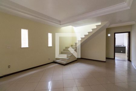 Sala de casa para alugar com 3 quartos, 147m² em Parque Ipe, São Paulo