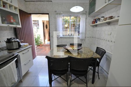 Cozinha de casa à venda com 3 quartos, 110m² em Bortolândia, São Paulo