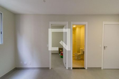 Sala de apartamento para alugar com 2 quartos, 34m² em Jardim Sabara, São Paulo
