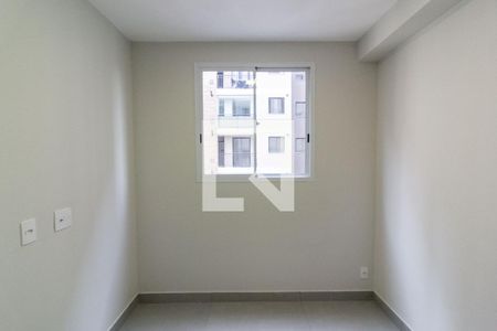 Quarto 1 de apartamento para alugar com 2 quartos, 34m² em Jardim Sabara, São Paulo