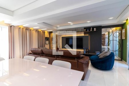 Salas de Estar e Jantar de casa à venda com 4 quartos, 560m² em Jardim Picolo, São Paulo
