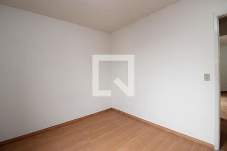 Quarto 2 de apartamento para alugar com 2 quartos, 68m² em Jardim Henriqueta, Taboão da Serra
