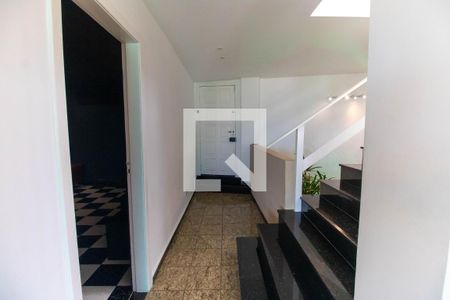 Hall de entrada de casa de condomínio para alugar com 4 quartos, 454m² em São Francisco, Niterói