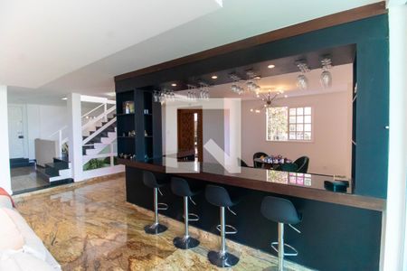 Sala de casa de condomínio para alugar com 4 quartos, 454m² em São Francisco, Niterói