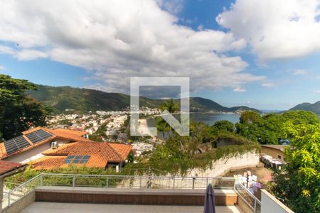 Vista da Sala de casa de condomínio para alugar com 4 quartos, 454m² em São Francisco, Niterói