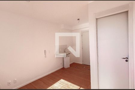 Sala/cozinha de kitnet/studio para alugar com 1 quarto, 17m² em Jardim Danfer, São Paulo