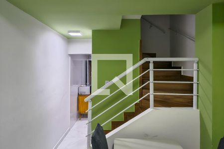Escada de casa de condomínio para alugar com 2 quartos, 80m² em Maracanã, Praia Grande